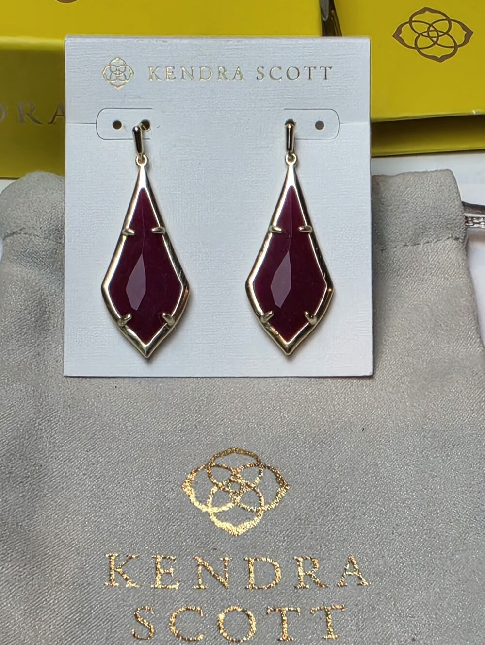 Kendra Scott Olivia Maroon Burgundy Gold Tone Elongated Drop Earrings Dangle - Picture 3 of 5